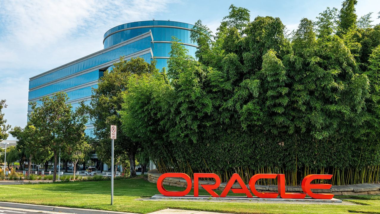 Oracle špehuje viac ako 5 miliárd ľudí